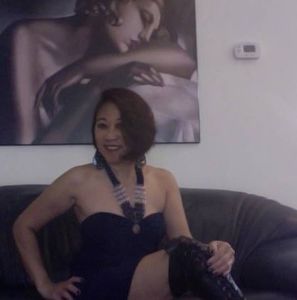 Meet your Posher, Gloria